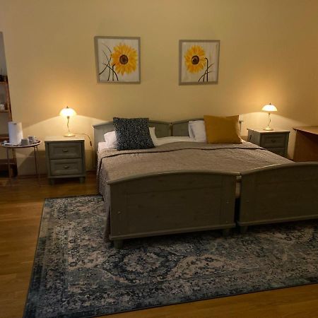 Sunflower B&B Kiev Ngoại thất bức ảnh