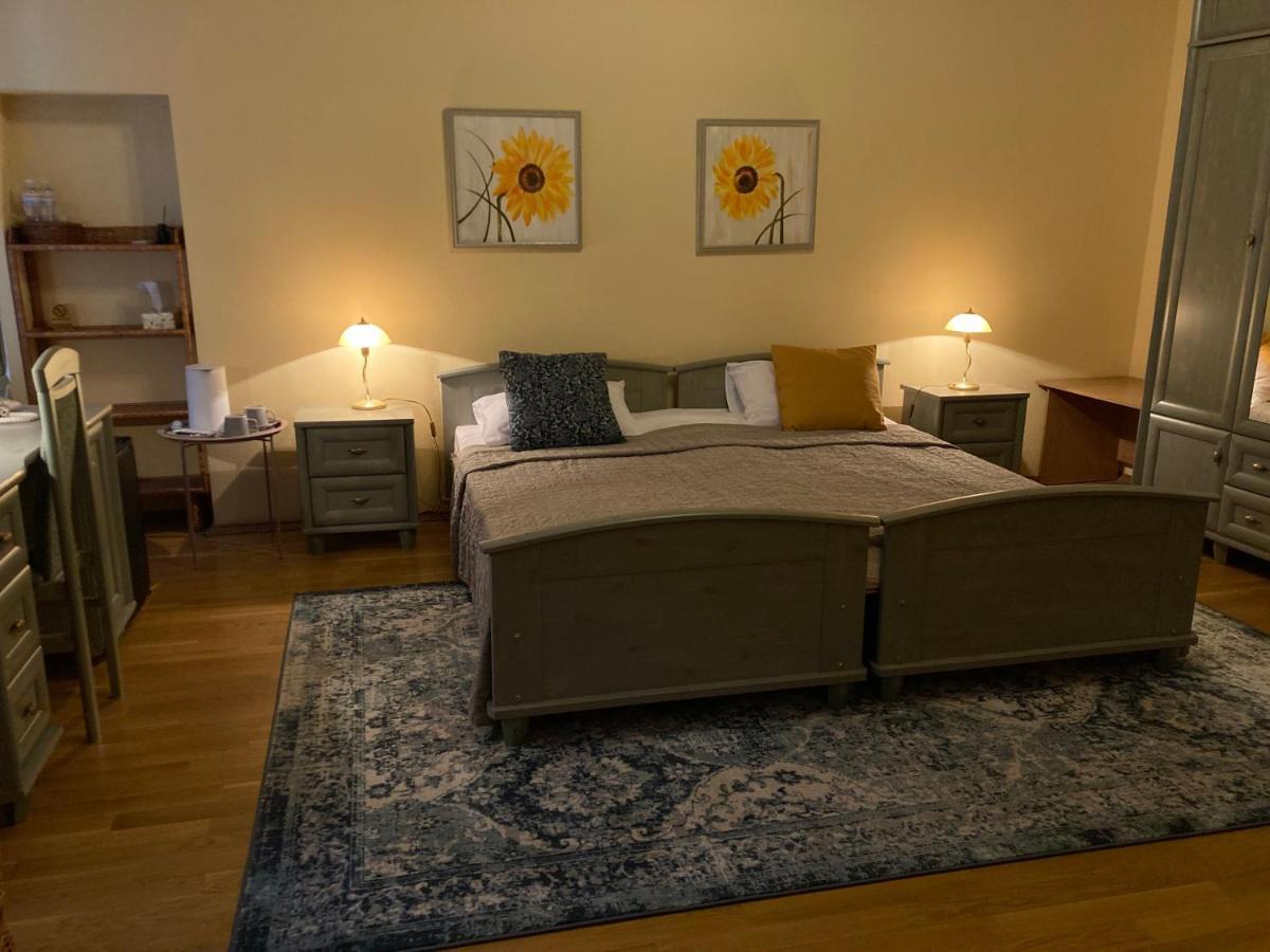 Sunflower B&B Kiev Ngoại thất bức ảnh